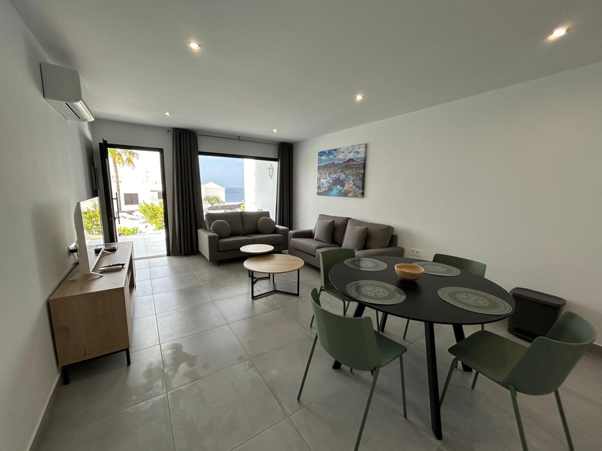Stunning 2 Bedroom Seafront Apartment Puerto del Carmen  Exterior foto