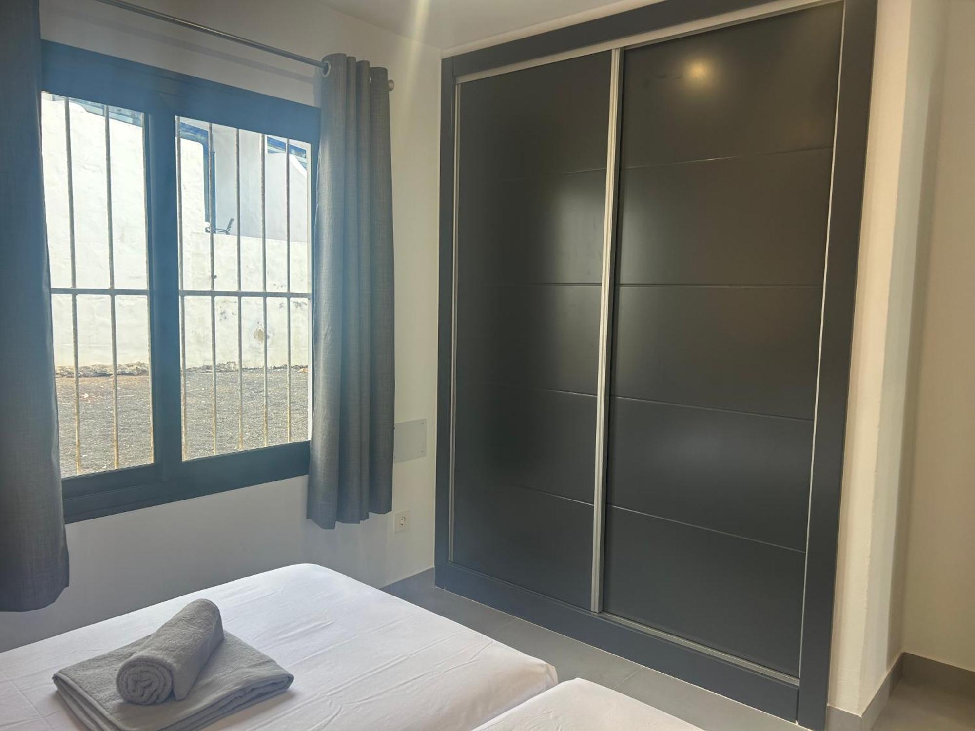 Stunning 2 Bedroom Seafront Apartment Puerto del Carmen  Exterior foto